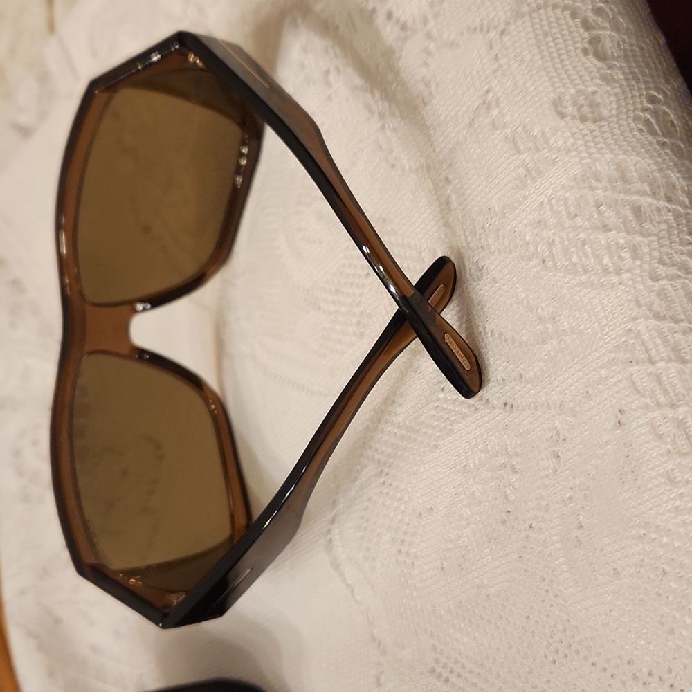 Tom Ford Sunglasses,  pre-owned, No scratches,  case And cloth - Picture 3 of 8